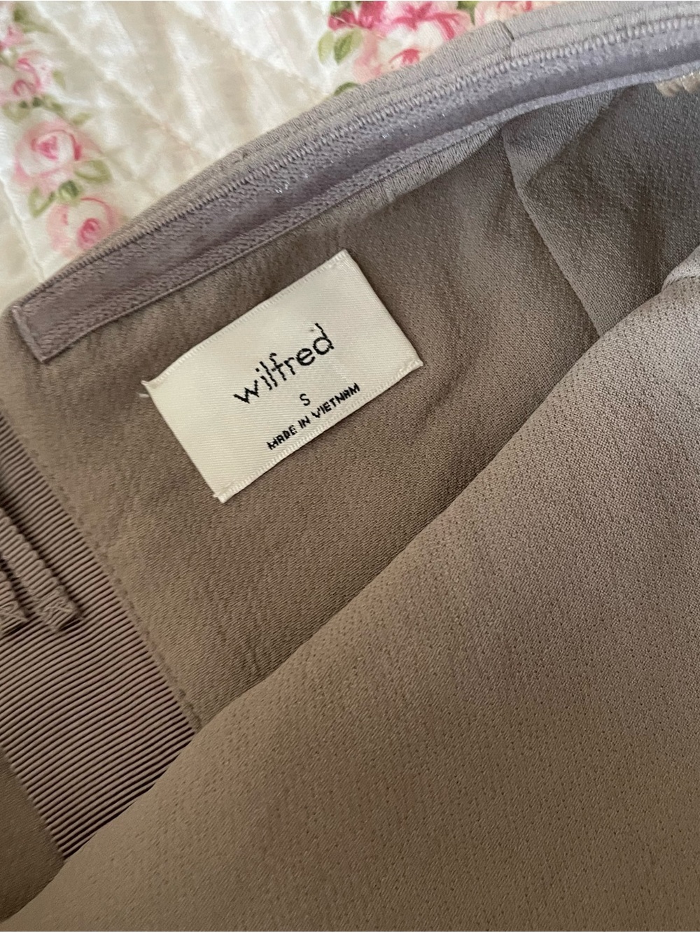 Aritzia posh tube top in the shade Modern Taupe size small - Picture 5 of 8